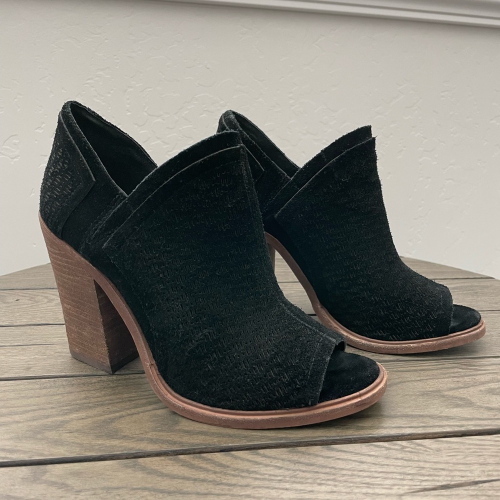 Vince Camuto Karini Booties, Size 5.5